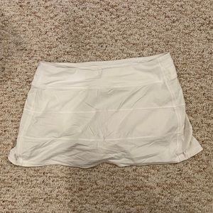 Lululemon pace rival mid rise skirt